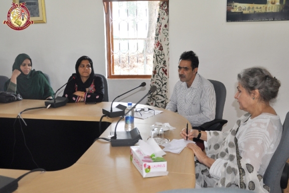 Dr. Sayeda Hameed intrecting with UMIKS Director and Students