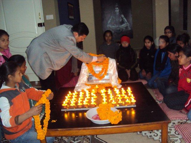 Condolence meeting at the Taal Music school