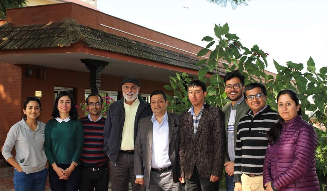 Mr Sashi Kumar with UMCDSRC Scholars