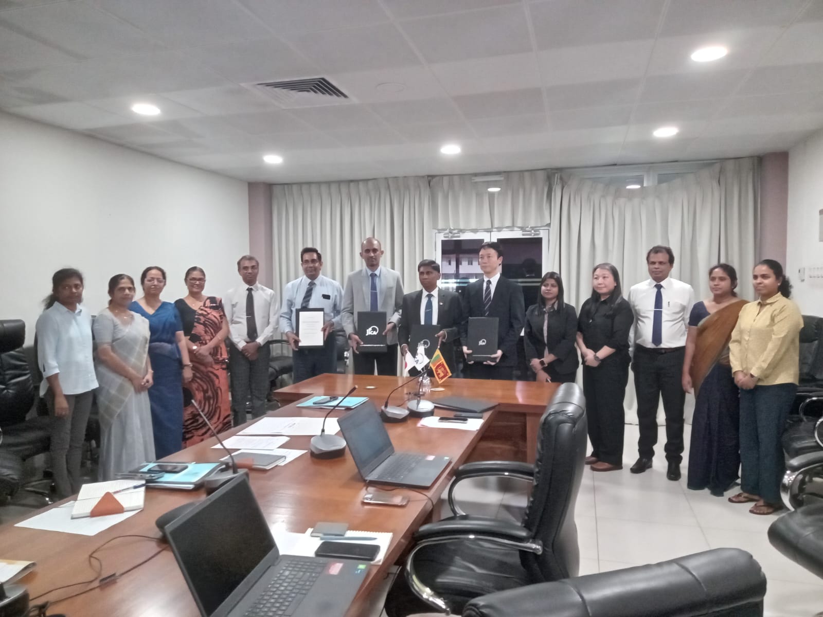 Prof. L. H. Lalith Rajapakse Director UMCSAWM , Visit and Landmark Agreement Strengthen National Water Resource Initiative 